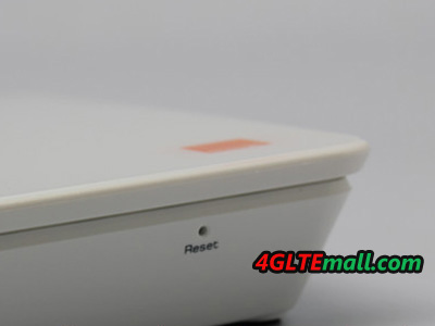 reset hole on HUAWEI B560 3G Router